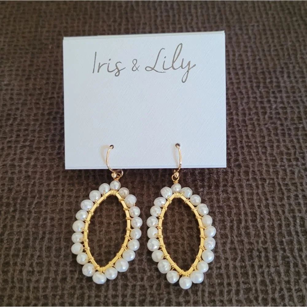 Iris & Lily Freshwater Pearls Earrings - Picture 3 of 9